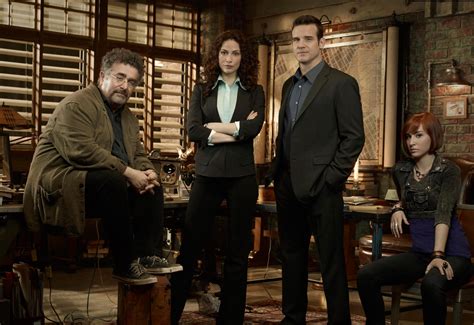  Warehouse 13: Enigmes surnaturelles et agents secrets à l'humour décalé !